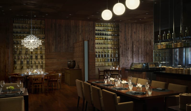 Abu Dhabi - The Ritz Carlton Abu Dhabi - Restaurants - Li Jiang Lounge